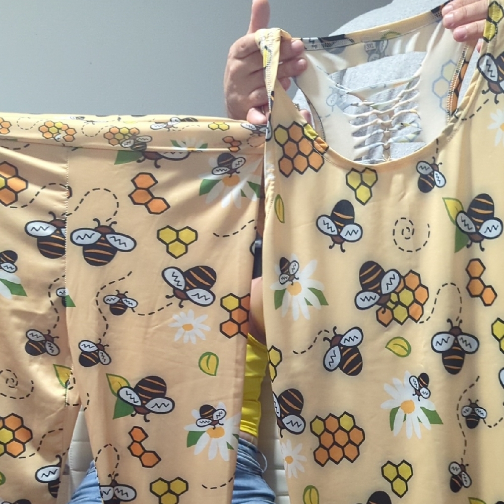 Bee Print Adults 2 Pc Suit - Cream